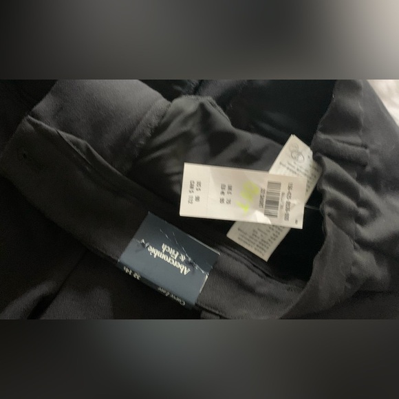 NWT Abercrombie & Fitch Women’s Black Pants, Ultra High Rise; Size 32/14s - Picture 4 of 6